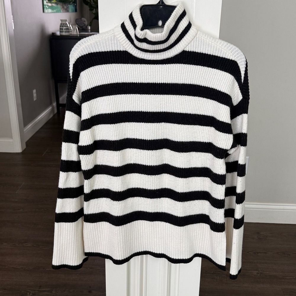 WHBM black and white striped gorgeous Small - Picture 2 of 10